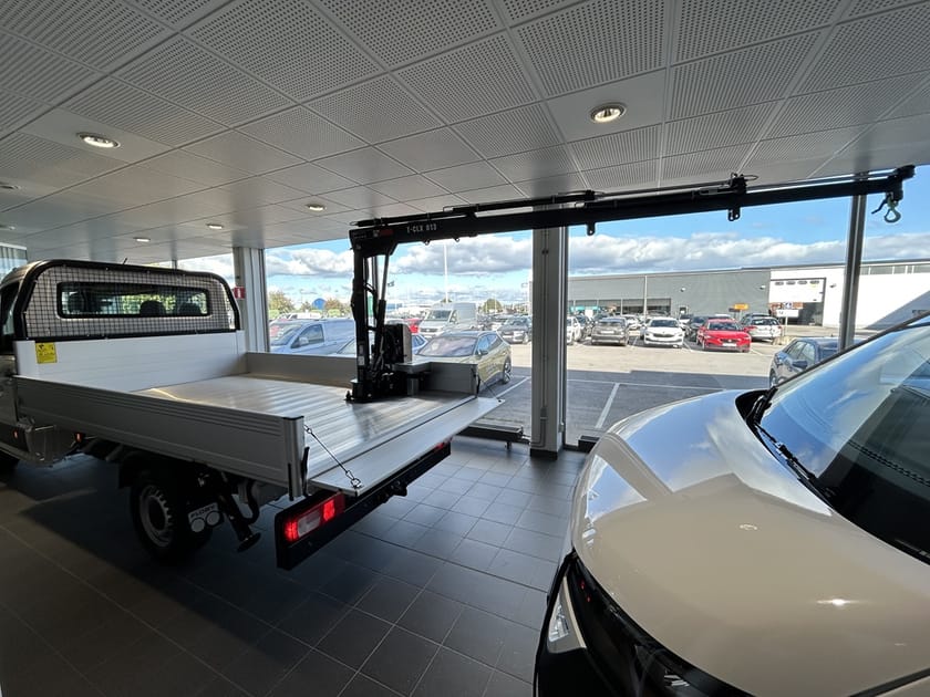Bild 4 av Volkswagen Crafter Chassi 35 163Hk L3 Automat flak med kran RWD Auto