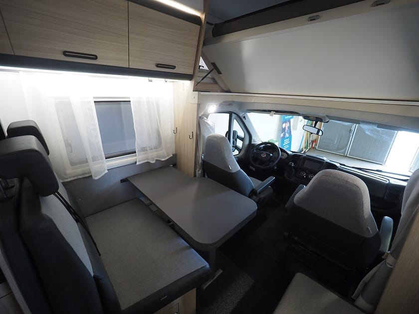 Bild 5 av Sun Living Campervan Fiat A 75 SL Alkov Markis Stort garage Automat B-Kamera