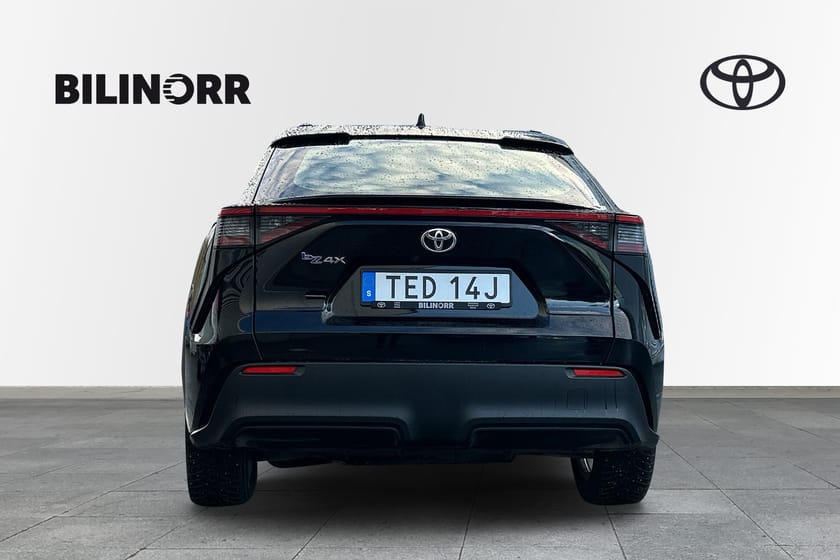 Bild 4 av Toyota bZ4X 100% Elektrisk SUV/Vinterdäck
