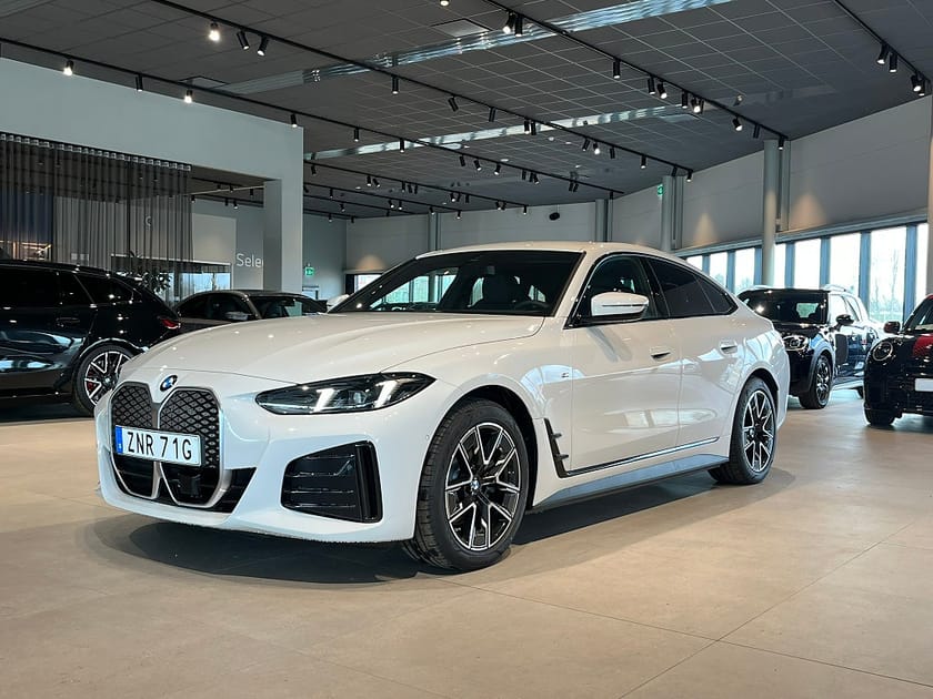 Bild 1 av BMW i4 eDrive40 Gran Coupé M Sport Adapt Farth Rattvärme Drag