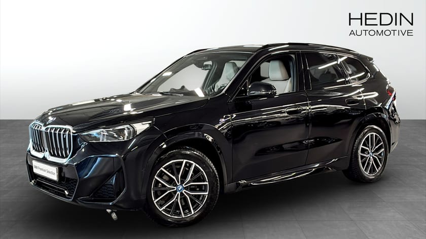 Bild 1 av BMW iX1 xDrive30 M Sport Massagestol Rattvärme Värmare Keyless