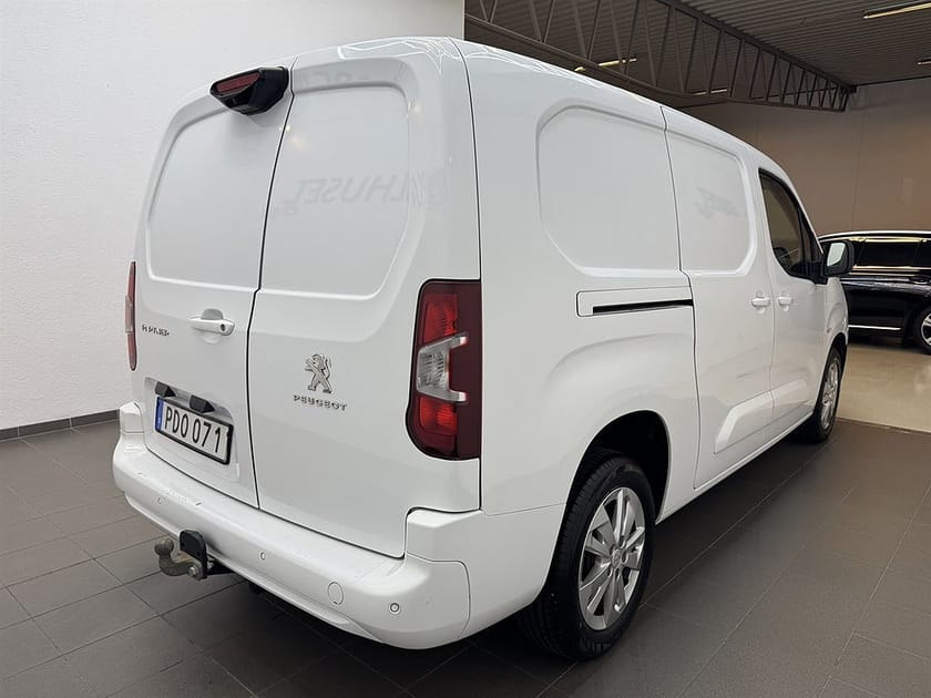 Bild 3 av Peugeot Partner Utökad Last 1.5 130hk Moms Krok/Carplay/Nyservad/1 Brukare