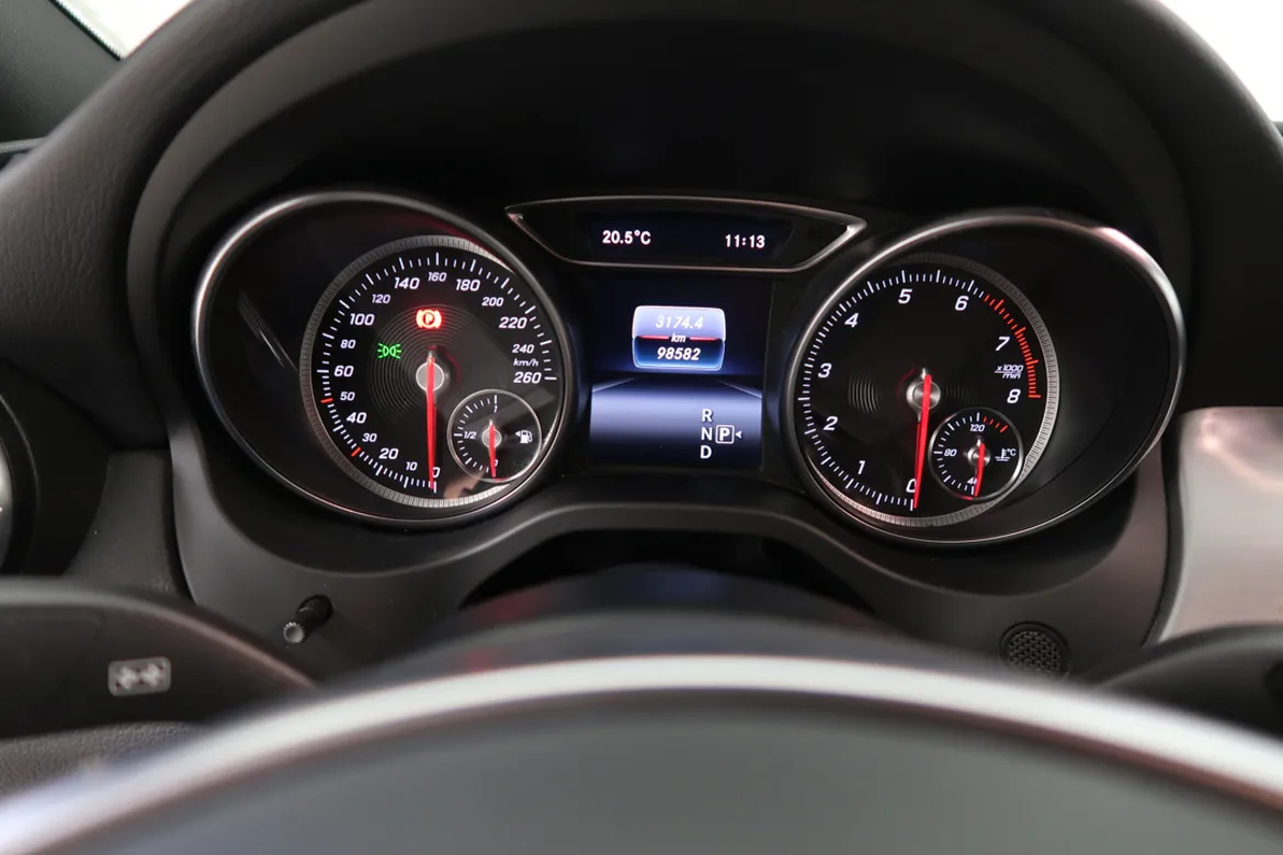 Mercedes-Benz CLA 180