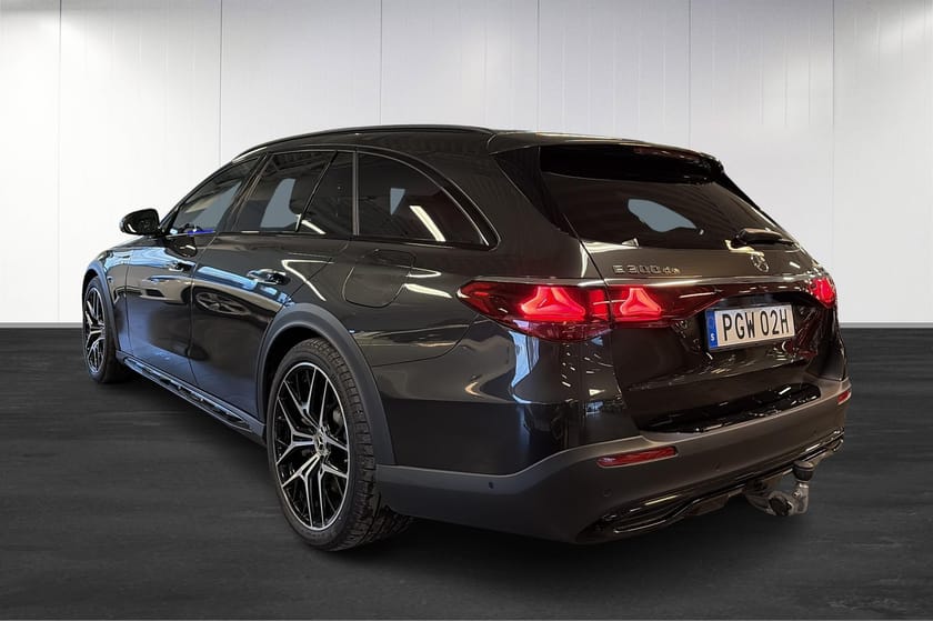 Bild 4 av Mercedes-Benz E 300 d e 4MATIC All-Terrain Moms/AMG/Burmester/Dragkrok