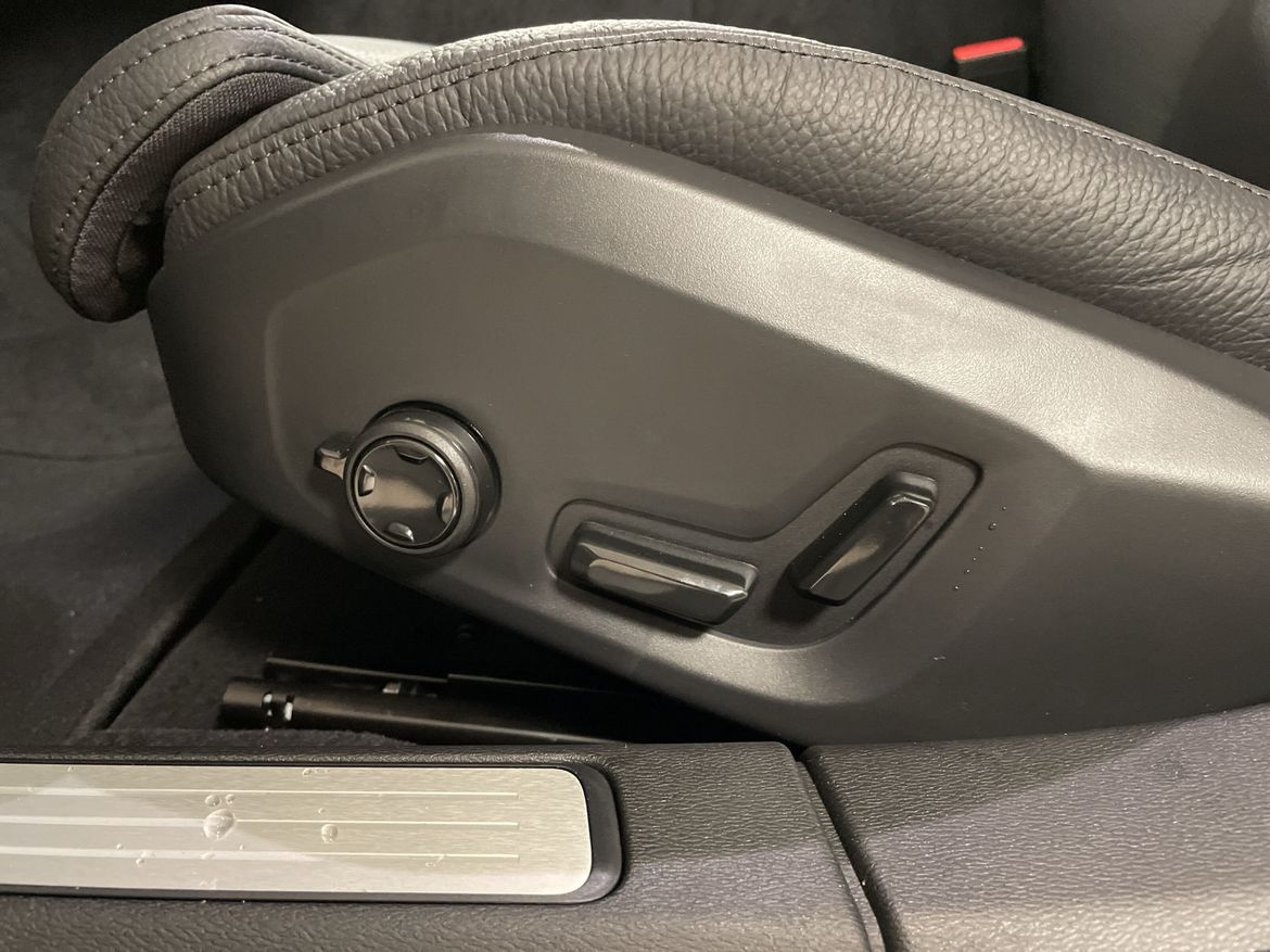 Bild 4 av 6 på bilen