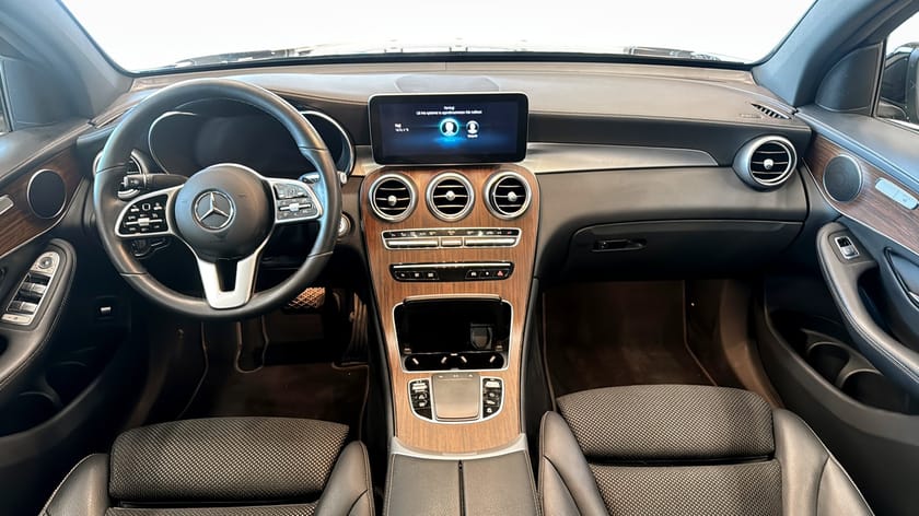 Bild 4 av Mercedes-Benz GLC 300 de Coupé 4MATIC (306hk) TAKLUCKA / 360-KAMERA