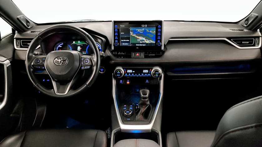 Bild 4 av Toyota RAV4 Plug-in Hybrid E-CVT 306hk X Edition JBL Drag Kamera