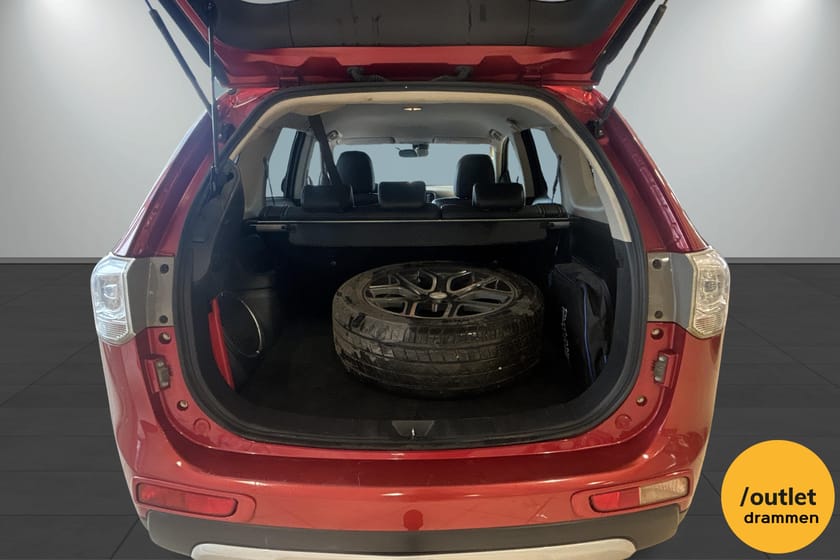 Bilde 5 av Mitsubishi Outlander PHEV INSTYLE+ /PHEV / Skinn / Rockford / Hengerfeste /