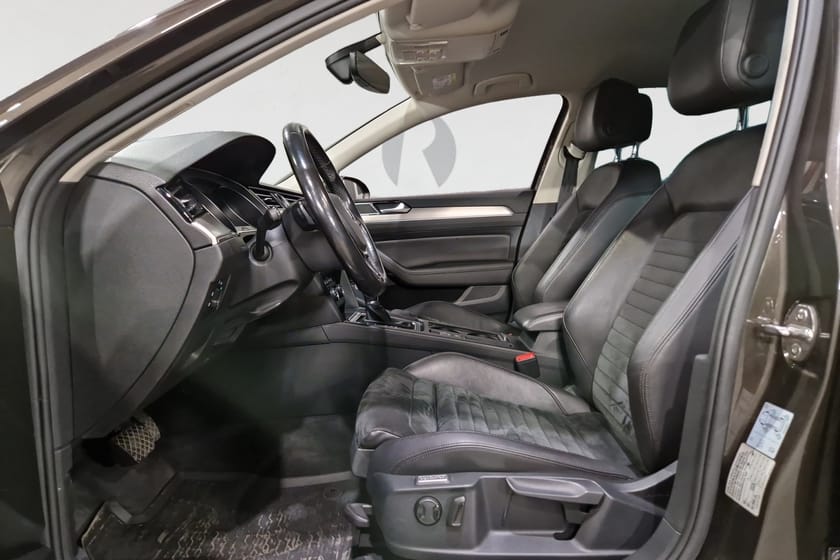 Bild 3 av Volkswagen Passat Sportscombi 2.0 TDI 190 HK DSG 4M DRAG D-VÄRM PDC 17"