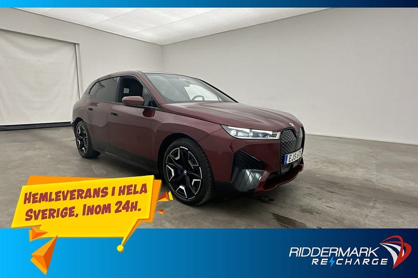 Bild 1 av BMW iX xDrive40 Sport H/K Sky HUD Dragkrok 360° MOMS
