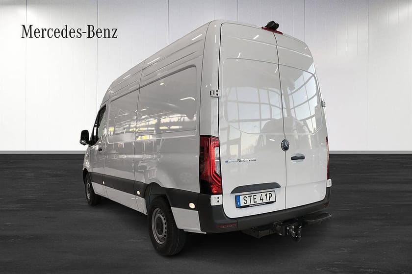 Bild 3 av Mercedes-Benz eSprinter 320 81 kWh elbil drag förklimatisering lagerbil