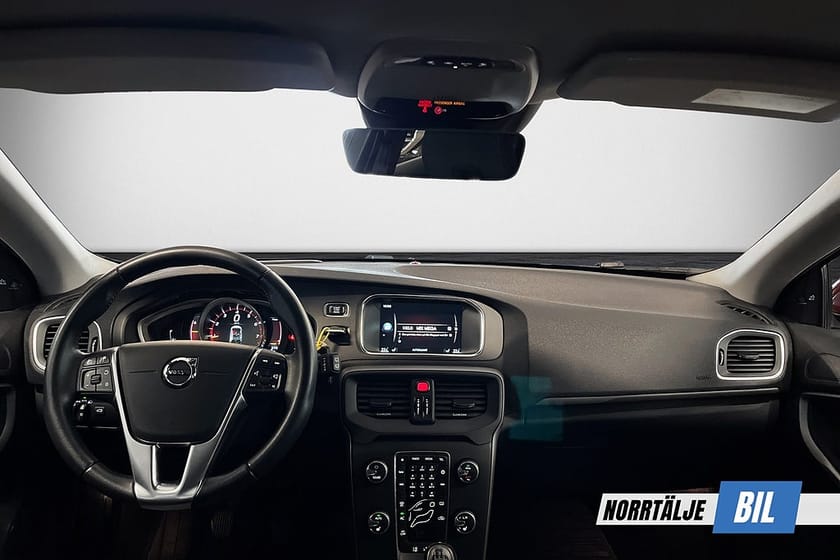 Bild 3 av Volvo V40 T2 122 HK KINETIC BENSIN VÄRMARE BLUETOOTH 712KR/ÅR