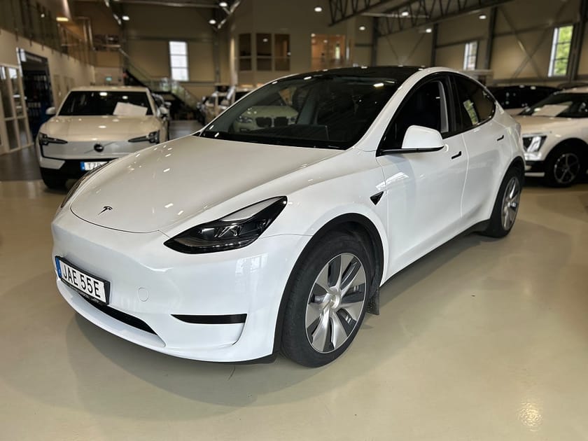 Bild 1 av Tesla Model Y Standard Range RWD 299hk / dragkrok / MOMS