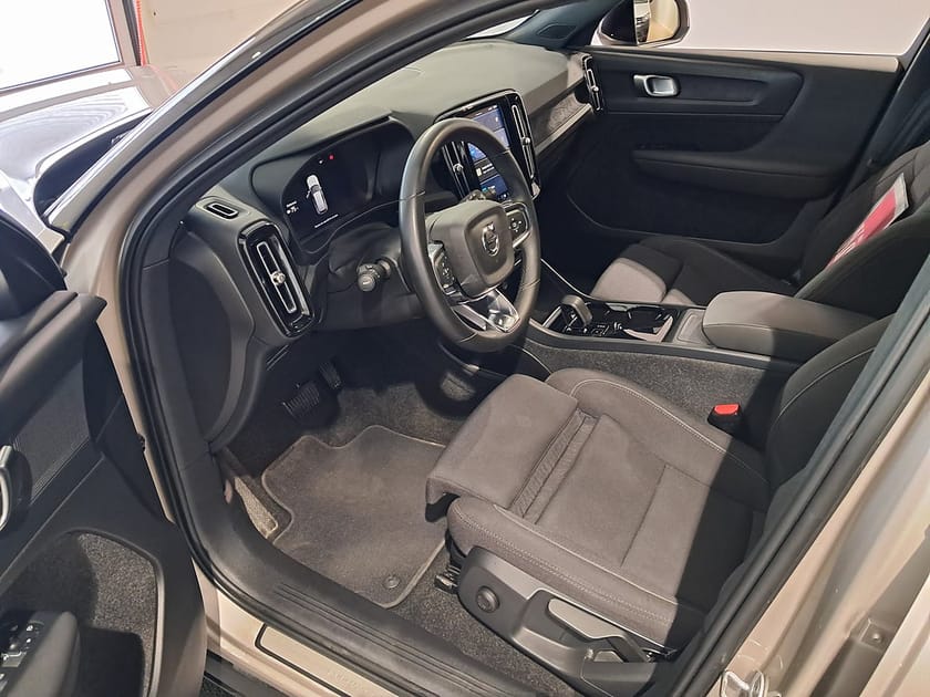Bild 2 av Volvo XC40 Recharge Twin motor Core Engine 408HK 4x4 elbil
