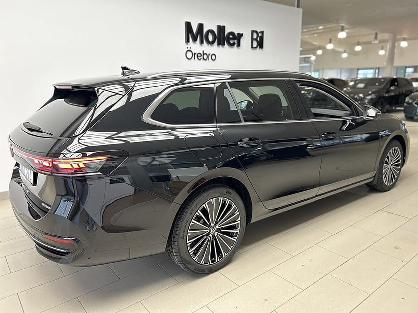 Bild 2 av Volkswagen Passat Variant eHybrid 272 DSG6 ELEGANCE