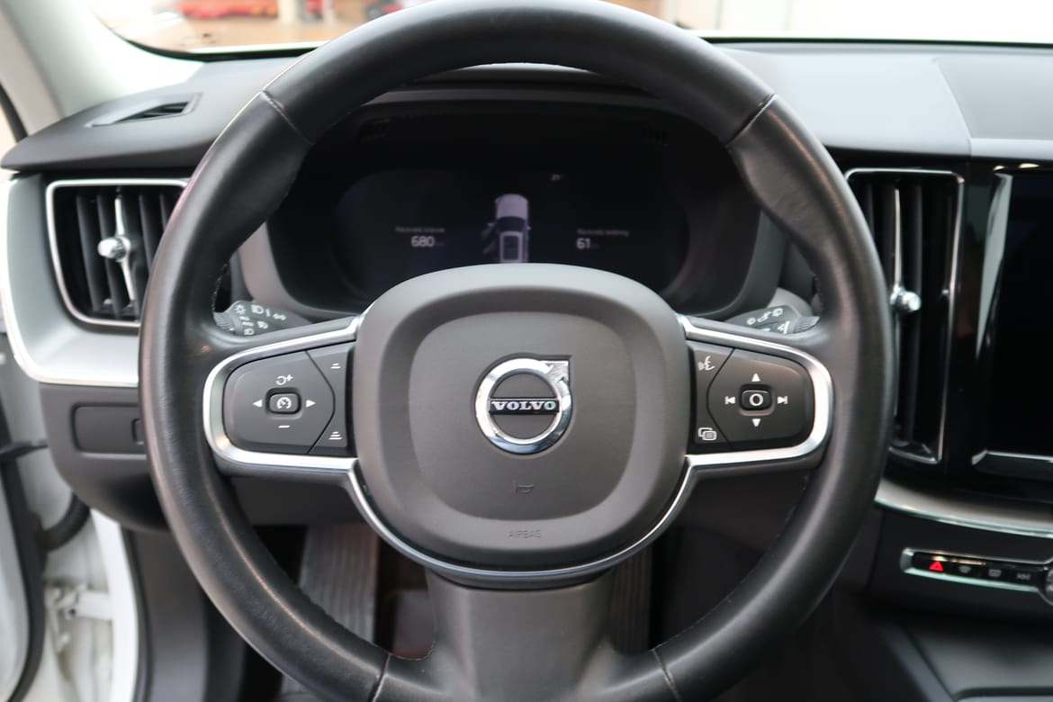 Volvo XC60 2023 - miniatyr 10