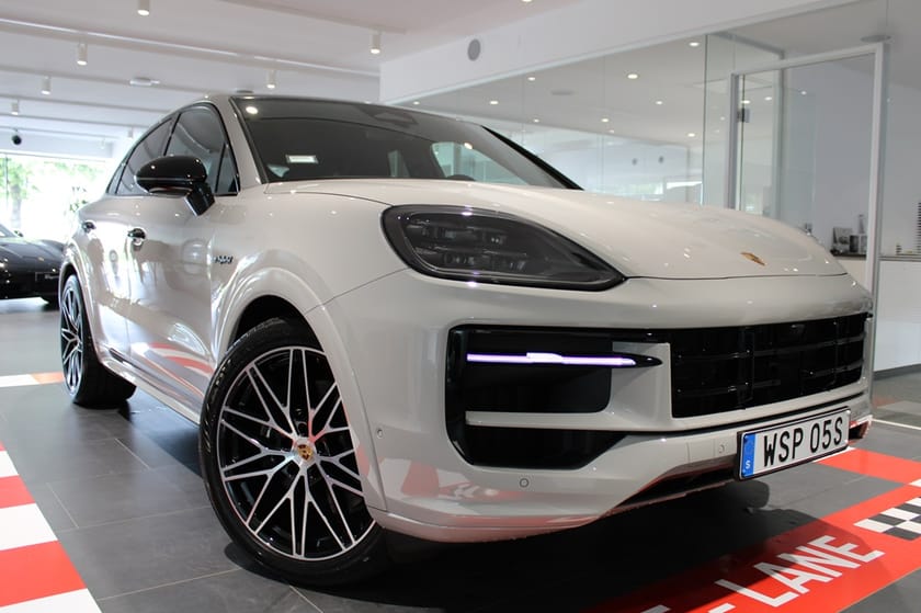 Bild 1 av Porsche Cayenne E-Hybrid Coupé BLACK EDITI