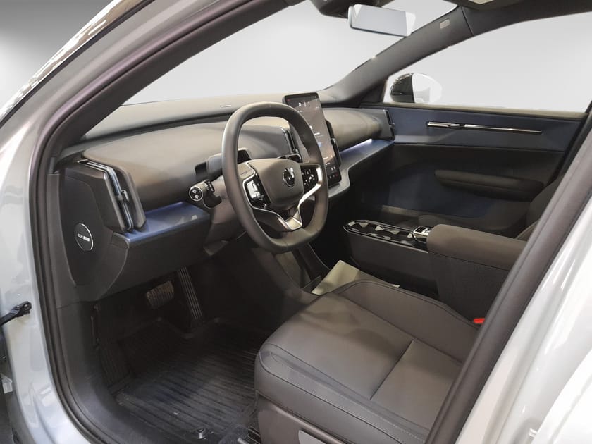 Bild 5 av Volvo EX30 Single Motor Extended Range M R Plus Edition