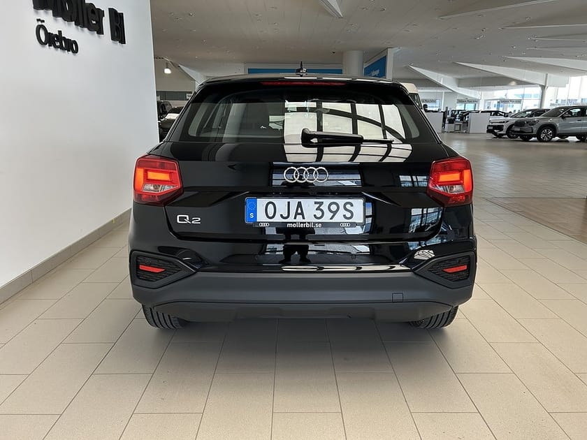 Bild 5 av Audi Q2 35 TFSI S Tronic 150hk / Cockpit / Backkamera