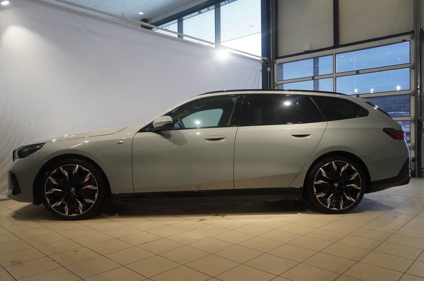 Bild 3 av BMW i5 eDrive40 Touring 