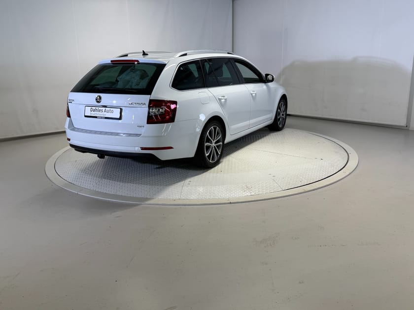 Bilde 3 av Škoda Octavia Stasjonsvogn L&amp;K 2,0 150hk 4x4 ACC/Krok/Webasto/Kam/Canton/El.sete
