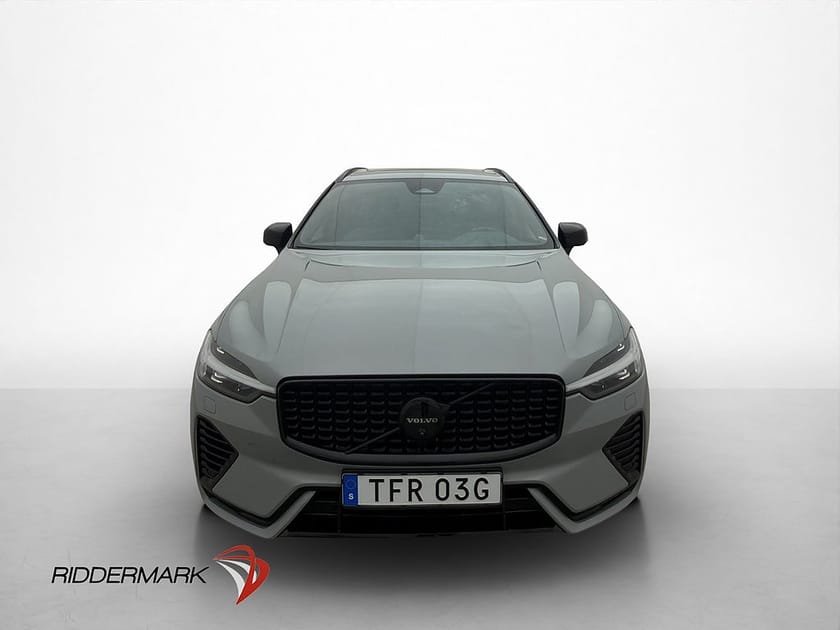 Bild 2 av Volvo XC60 Recharge T6 AWD Plus Dark Pano B&W Luft Drag