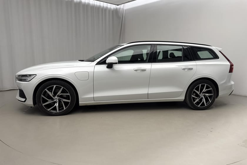 Bild 2 av Volvo V60 T6 AWD Twin Engine (340hk) Momentum Lågmilad