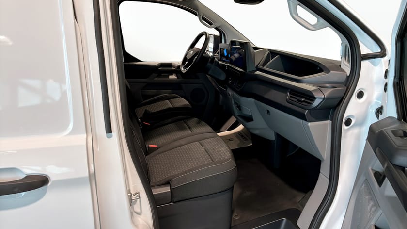 Bild 3 av Ford E-Transit Custom 320 Trend / Skåp / 82kWh 218Hk / 0% ränta