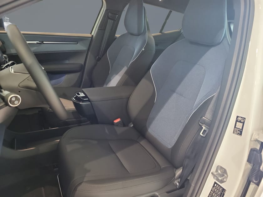 Bild 5 av Volvo EX30 P5 Long Range RWD Plus