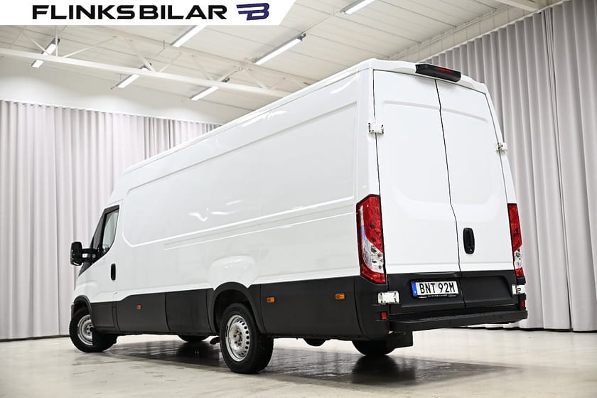 Bild 3 av Iveco Daily 35-140 Van 2.3 JTD 136HK XXL-Skåp|Automat|3.5ton-dragvikt|Leasebar