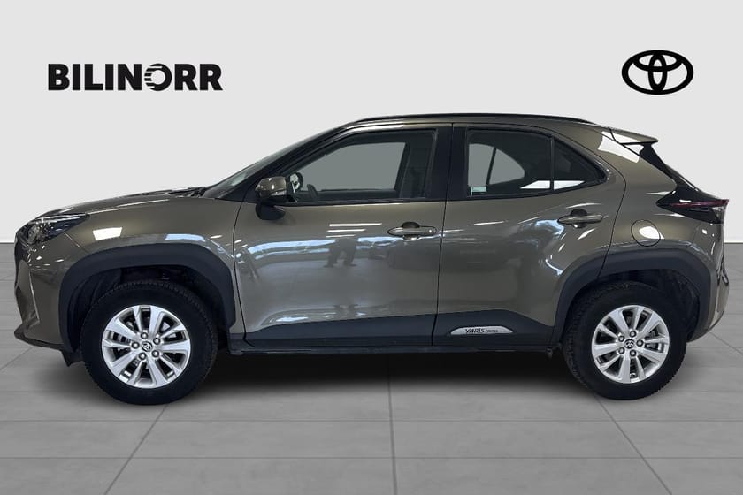 Bild 4 av Toyota Yaris Cross Hybrid AWD-i 1,5 ACTIVE - DRAGKROK
