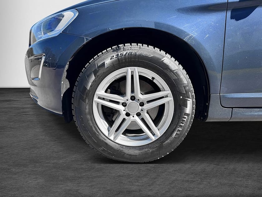 Bild 2 av Volvo XC60 D4 Momentum Euro 6 (181hk) Drag VoC D-Värm Skinn
