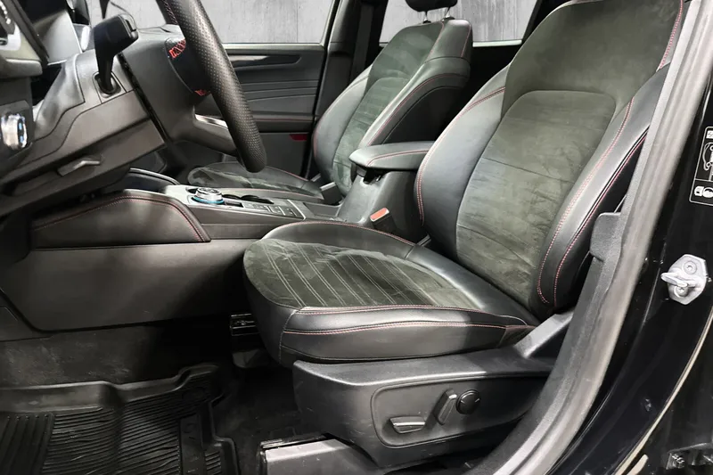 Ford Kuga Hybrid AWD bilde 15