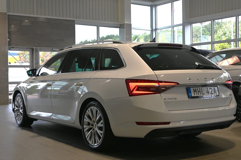 Bild 3 av Škoda Superb iV Kombi Skoda 1.4 TSI Style Cockpit Drag