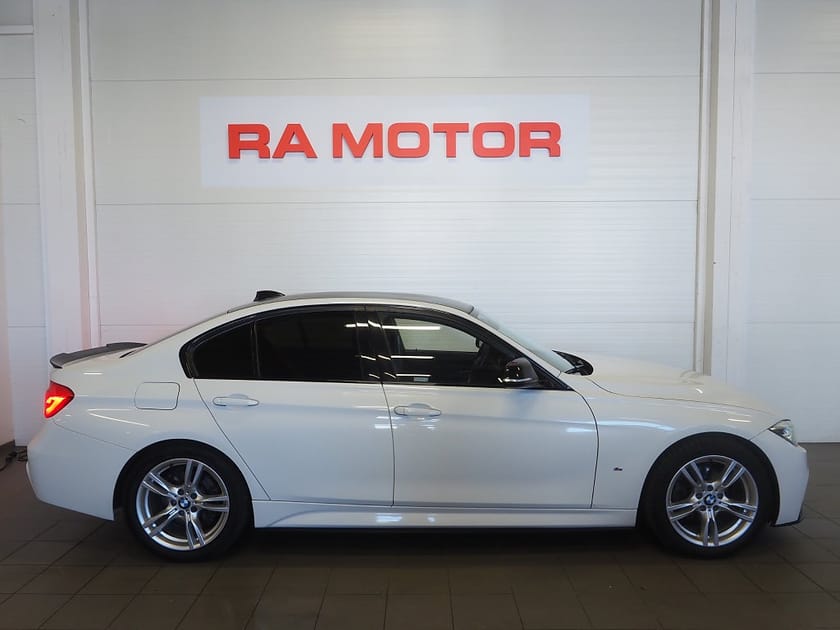 Bild 4 av BMW 330e Sedan Steptronic M Sport 252hk Plug-In | Navi | P- Sen