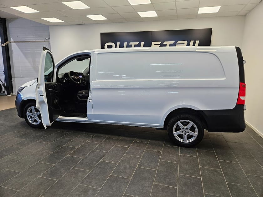 Bild 3 av Mercedes-Benz Vito 114 CDI 2.8t Lång 136hk Värmare Backkamera Drag