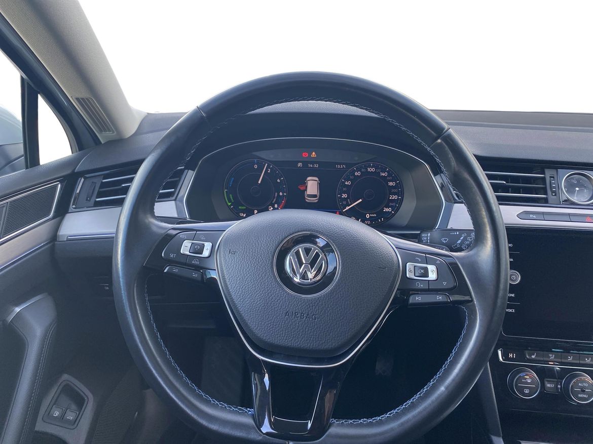 Volkswagen Passat 2018 - miniatyr 9