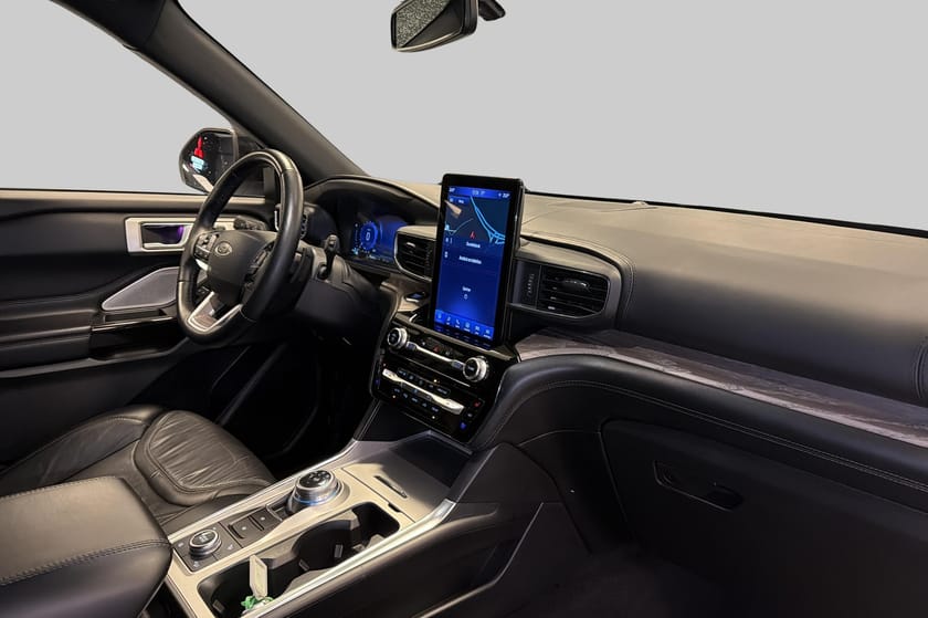 Bild 4 av Ford Explorer Plug-In Hybrid AWD Platinum 7-Sits Pano B&O