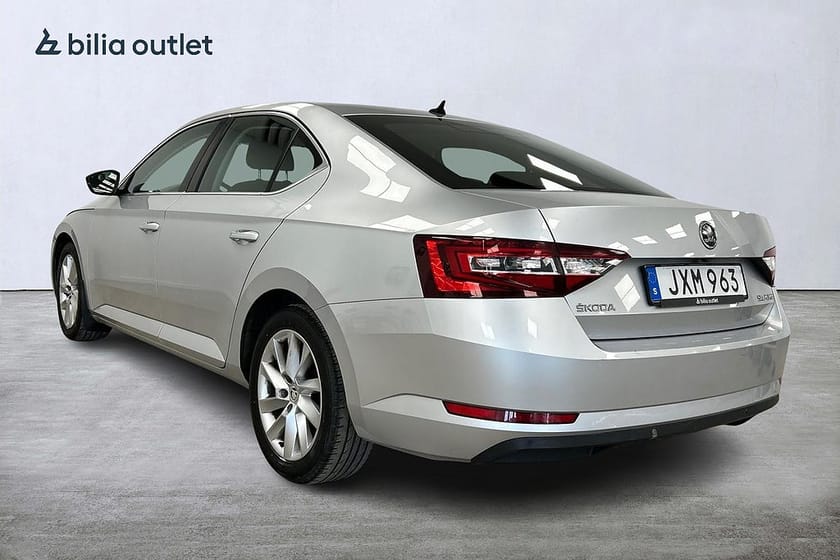 Bild 3 av Škoda Superb Skoda 2.0 TDI Style Nyservad P-värmare B-kamera Navi Dragkrok