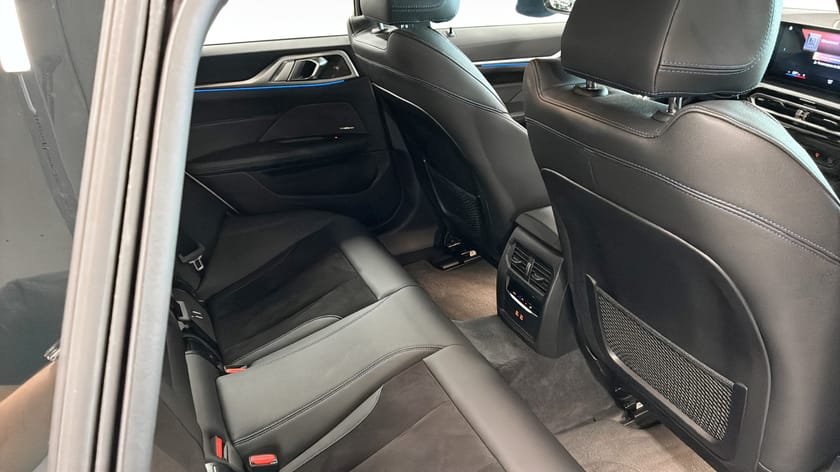 Bild 5 av BMW i4 M50 xDrive Gran Coupé M-Sport H/K 360 Kamera Dragkrok Värmare