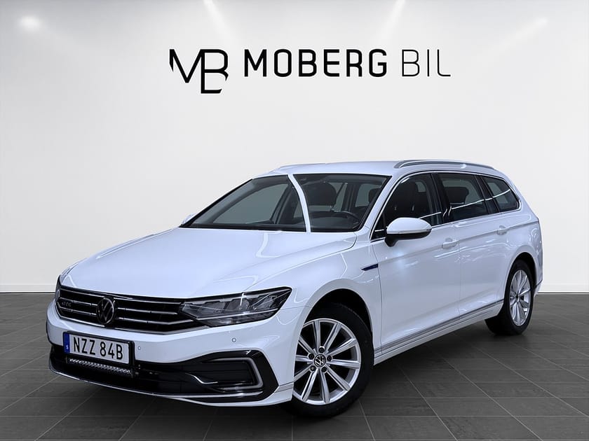 Bild 1 av Volkswagen Passat Sportscombi GTE SC 218hk Helg på Moberg! Navi Drag B-Kamera