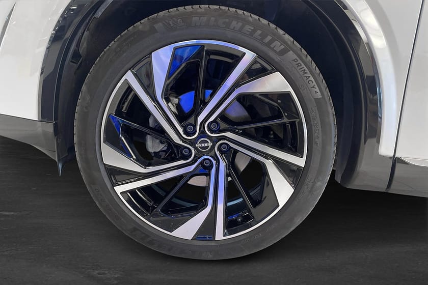 Bild 5 av Nissan Qashqai 1.3 DIG-T Tekna+ Head up Massage Panorama 360°