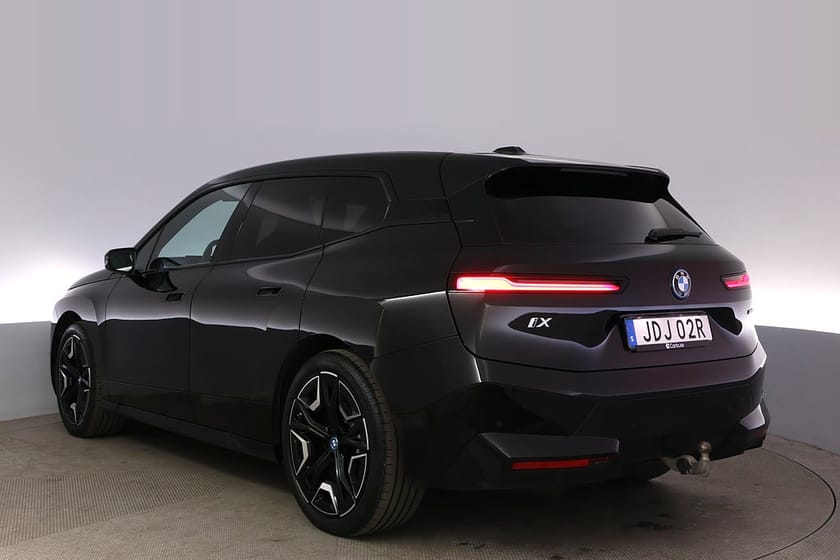 Bild 4 av BMW iX xDrive50 Sport Laser DAP 360 H/K Luftfjä. Drag V-Hjul