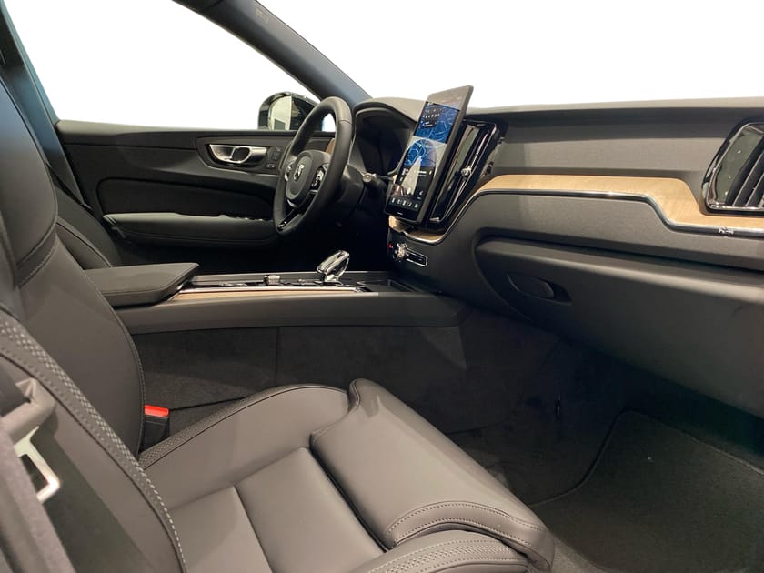 Bild 4 av Volvo XC60 T6 Plus Dark Nordic Edition - Demo