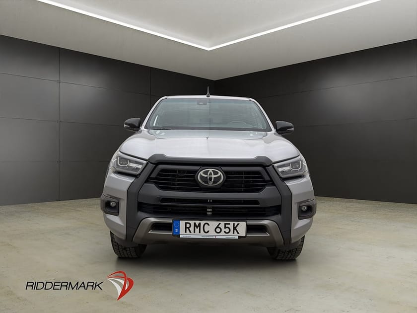 Bild 5 av Toyota Hilux Dubbelhytt Invincible 2.8 4WD Dragkrok JBL Diff Kåpa Moms