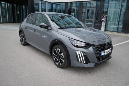 Peugeot e-208