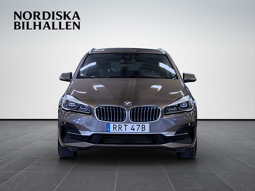 Bild 2 av BMW 225xe Active Tourer Steptronic Luxury Line Pano GPS HUD Kam