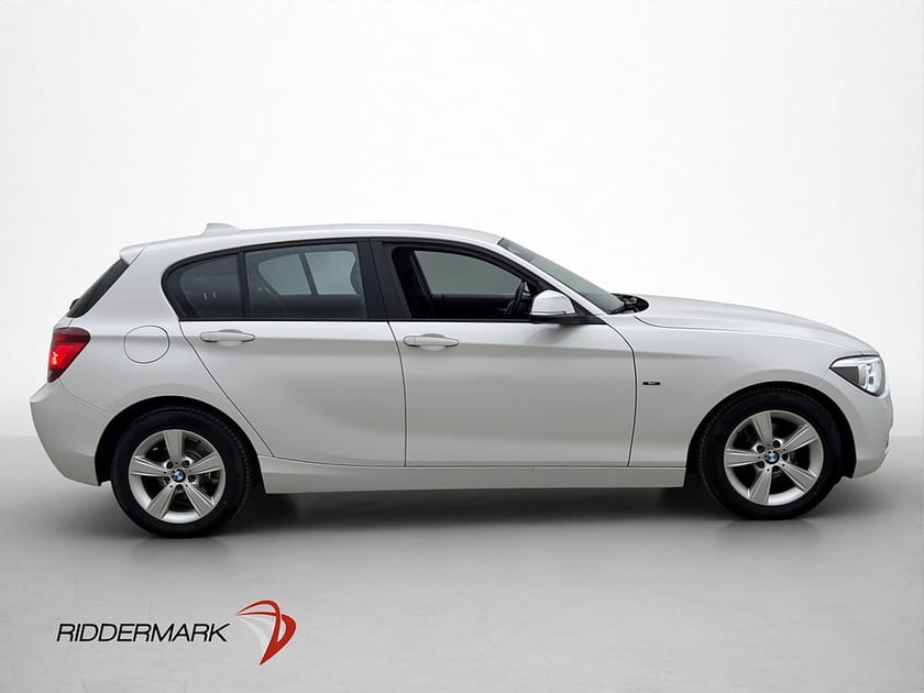 Bild 4 av BMW 118d 118 143hk Sport line Dragkrok P-Sensorer Bluetooth