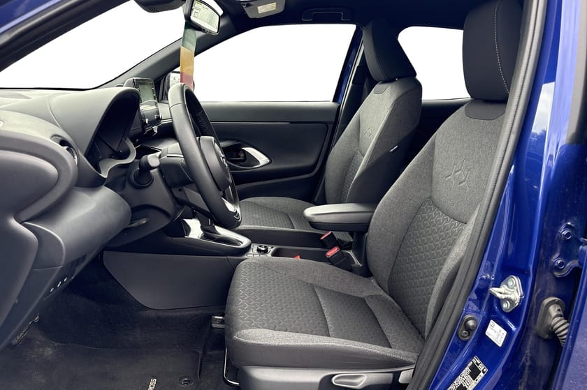 Bilde 2 av Toyota Yaris Cross Hybrid AWD-i Active Tech I AWD I Lav km