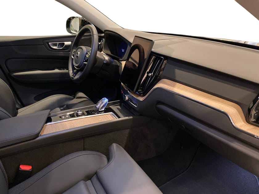 Bild 4 av Volvo XC60 T6 Plus Dark Nordic Edition